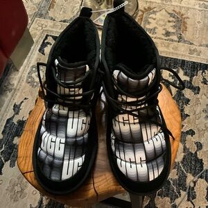 Men’s new UGG Neumel LTA Wavelength Chukka fur lined boots puff uppers 12 $140